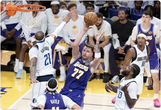 11月29日 NBA杯小组赛西部 独行侠vs湖人 全场录像回放