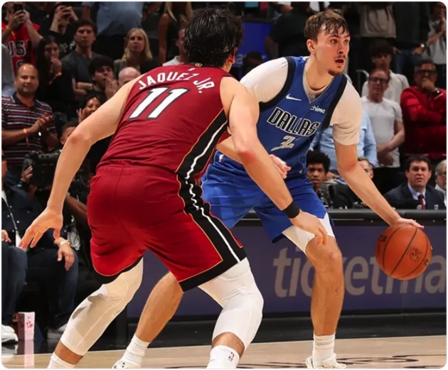 12月04日 NBA常规赛 热火vs独行侠 全场录像回放