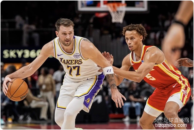 东契奇空砍22+5+11 老鹰7人上双大胜湖人