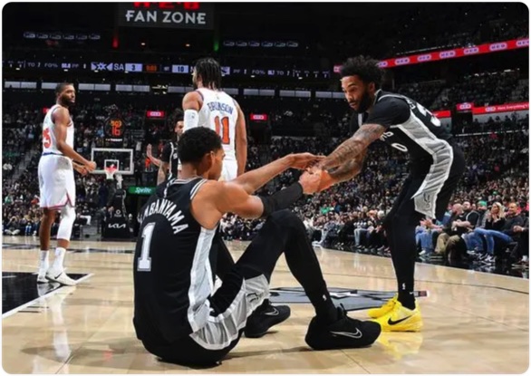 01月01日 NBA常规赛 尼克斯vs马刺 全场录像回放