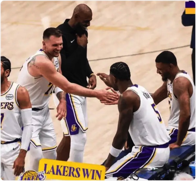 01月25日 NBA常规赛 湖人vs独行侠 全场录像回放