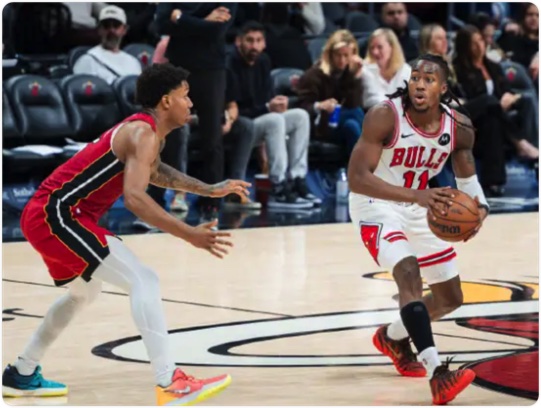 02月01日 NBA常规赛 公牛vs热火 全场录像回放